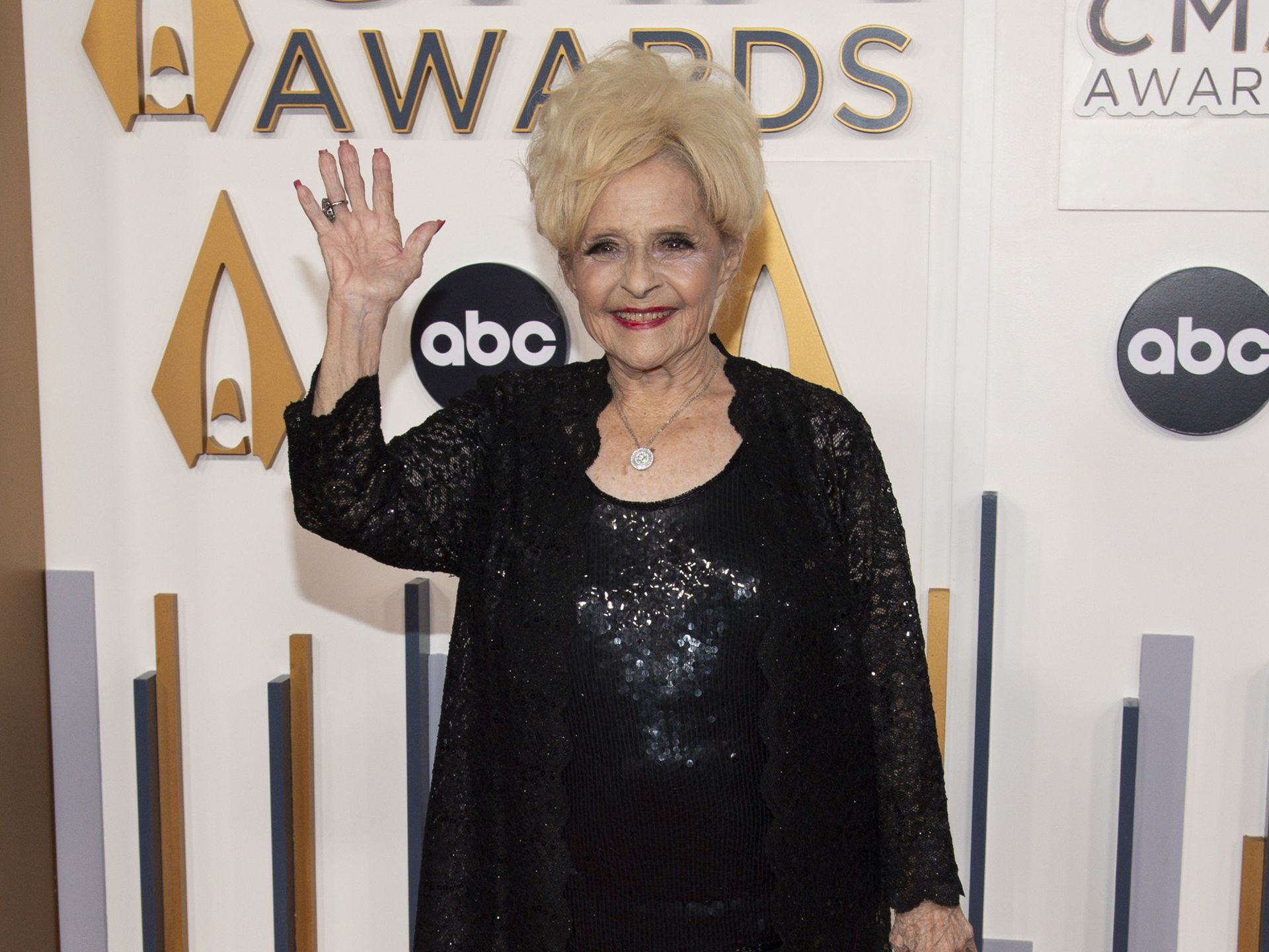 Brenda Lee on Hitting No. 1 With 'Rockin' Around the Christmas Tree