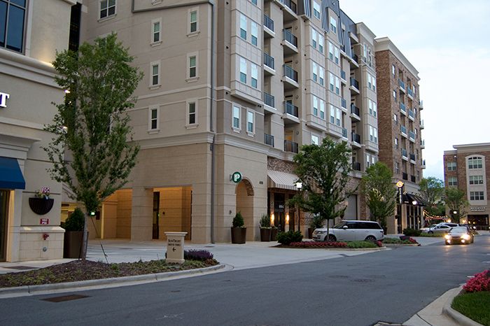 solis-southpark-parking