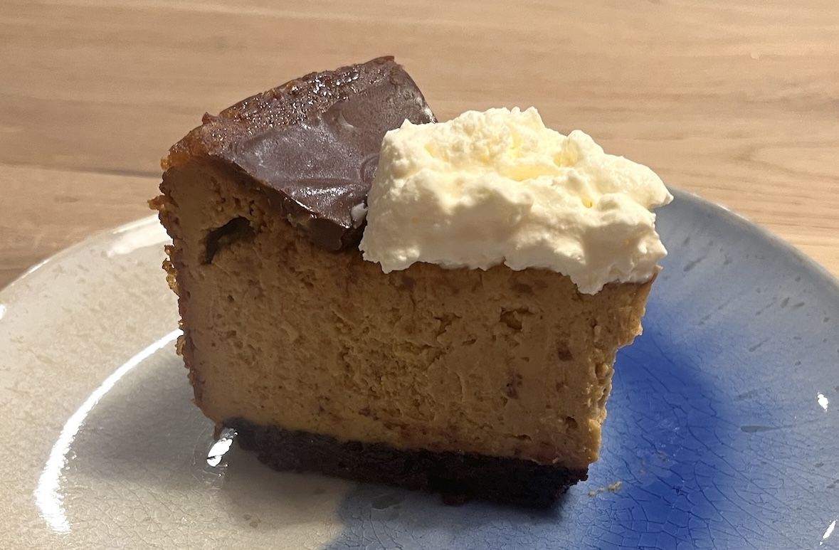 cheese cake with whipped cream