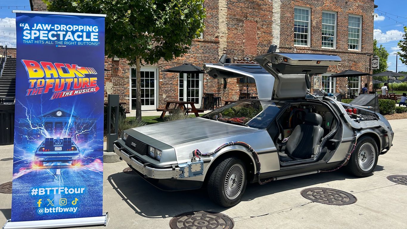 VINTAGE 1998 BACK TO THE FUTURE DELOREAN JOHNNY LIGHTNING