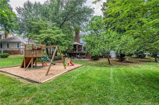 9111 Laurel Ridge Trl yard