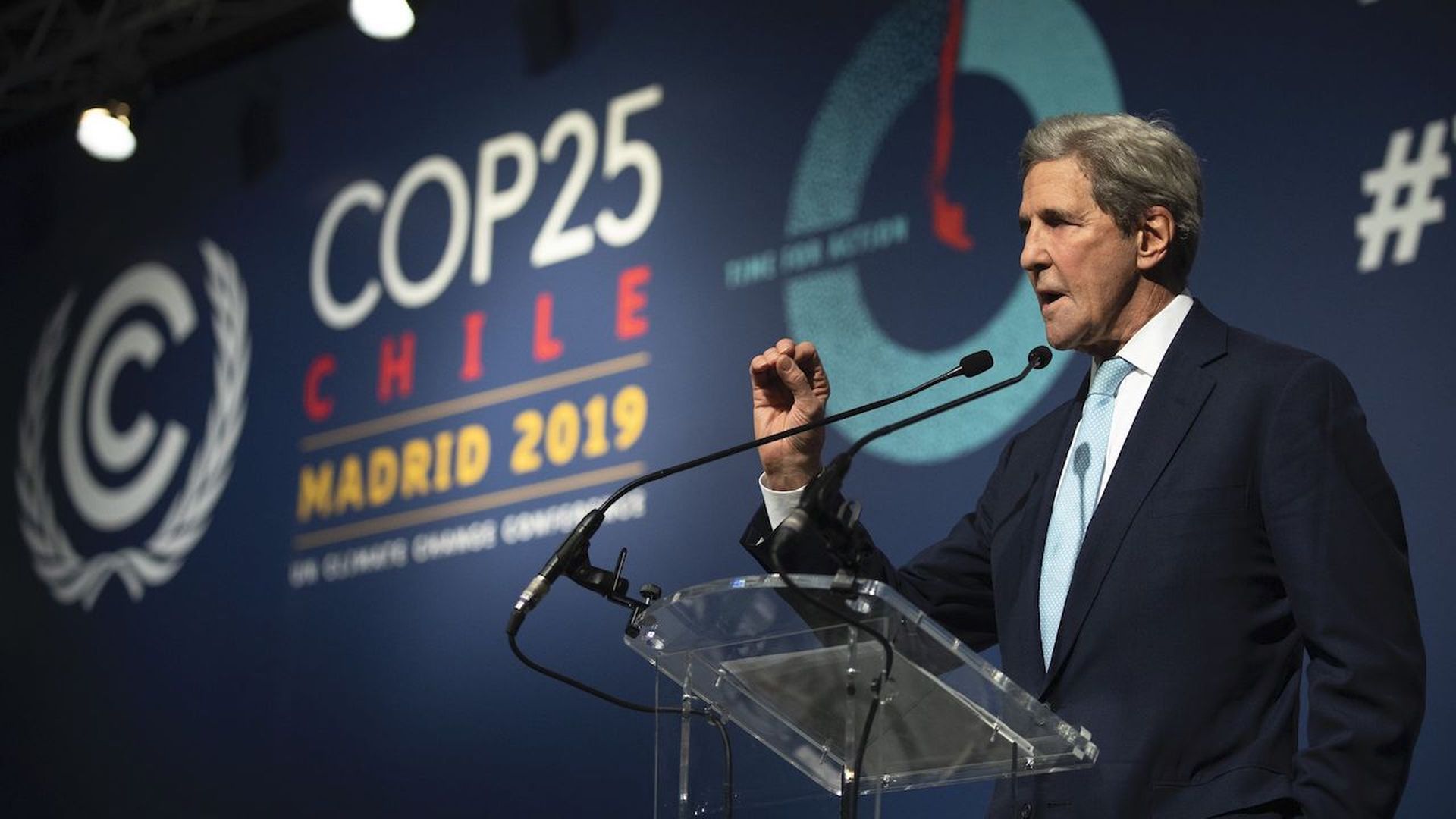 Photo of John Kerry speaking at a climate change event.