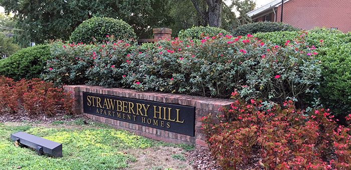 entrance-sign-at-strawberry-hill