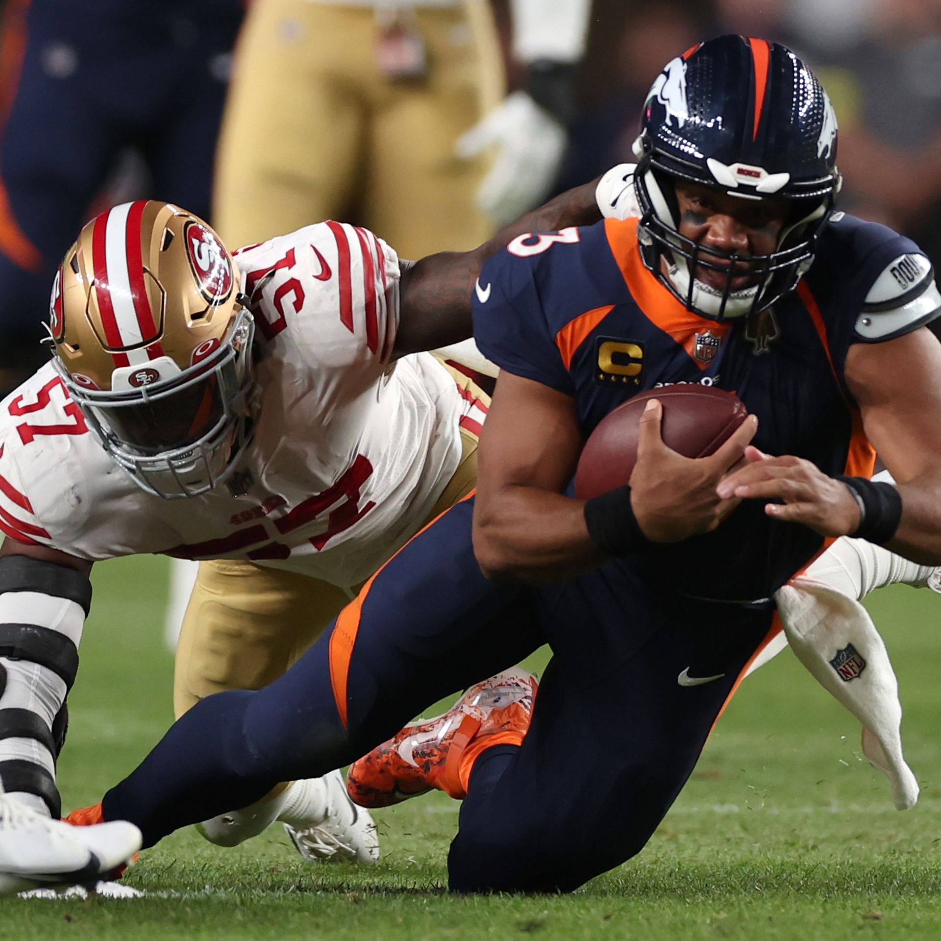 Broncos vs 49ers  Empower Field at Mile High