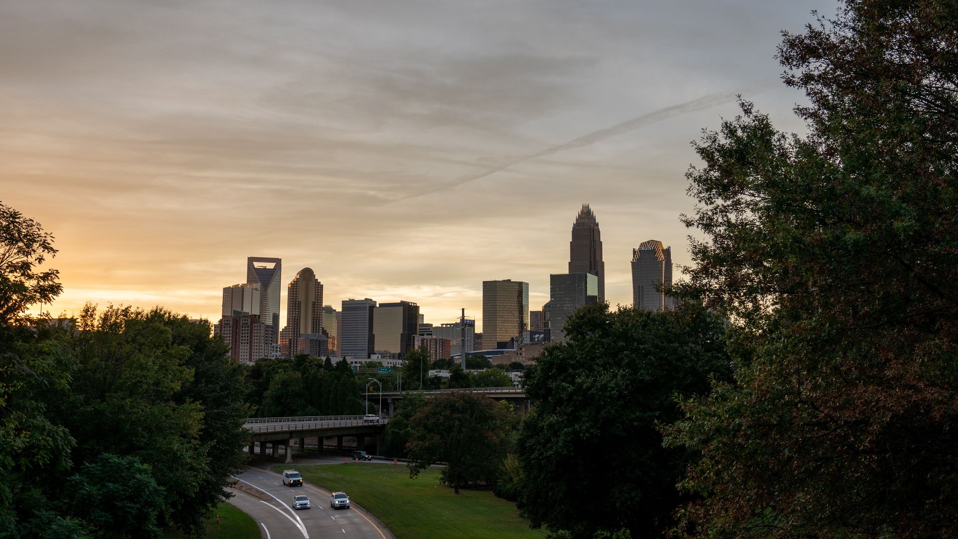Charlotte skyline at sunset. Photo: Andy Weber/Axios