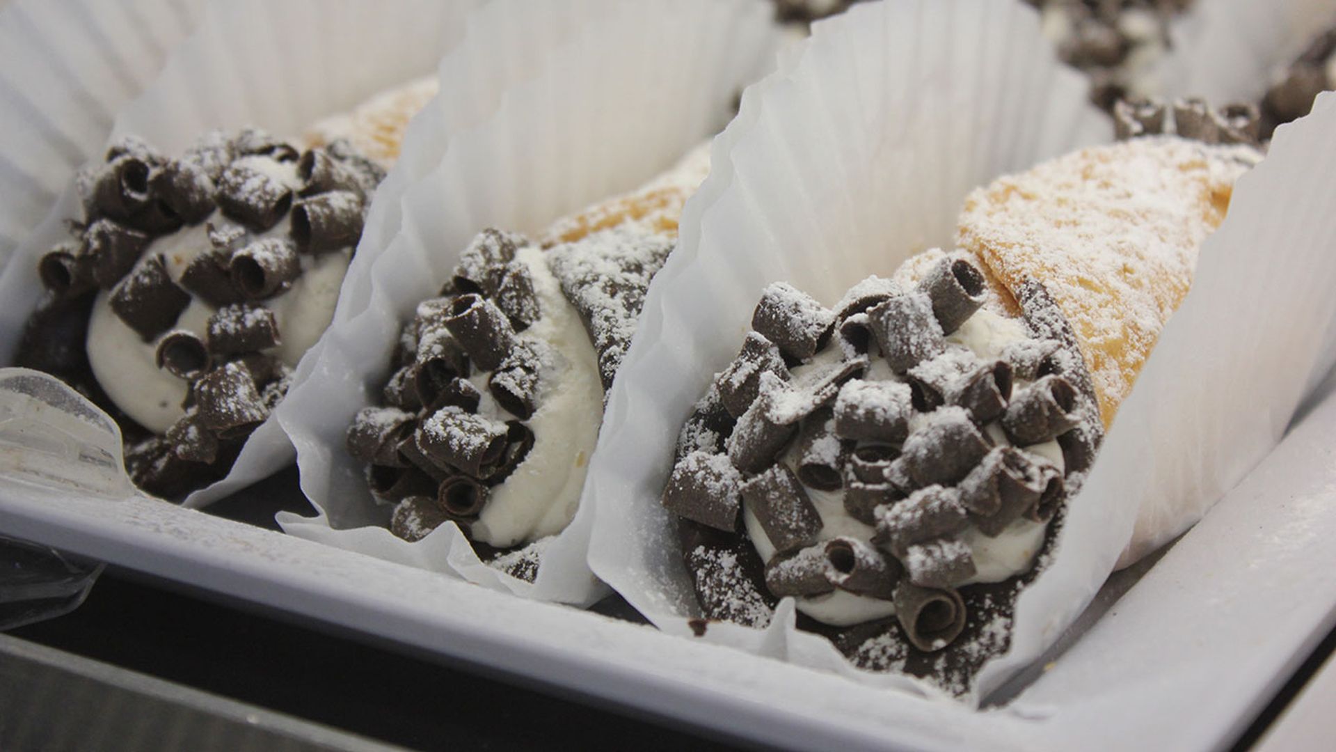 cannoli-suarez-bakery