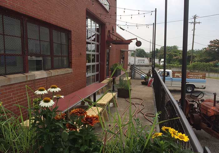 free-range-brewery-outdoor-patio-charlotte