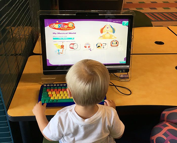 computer-at-imaginon-charlotte