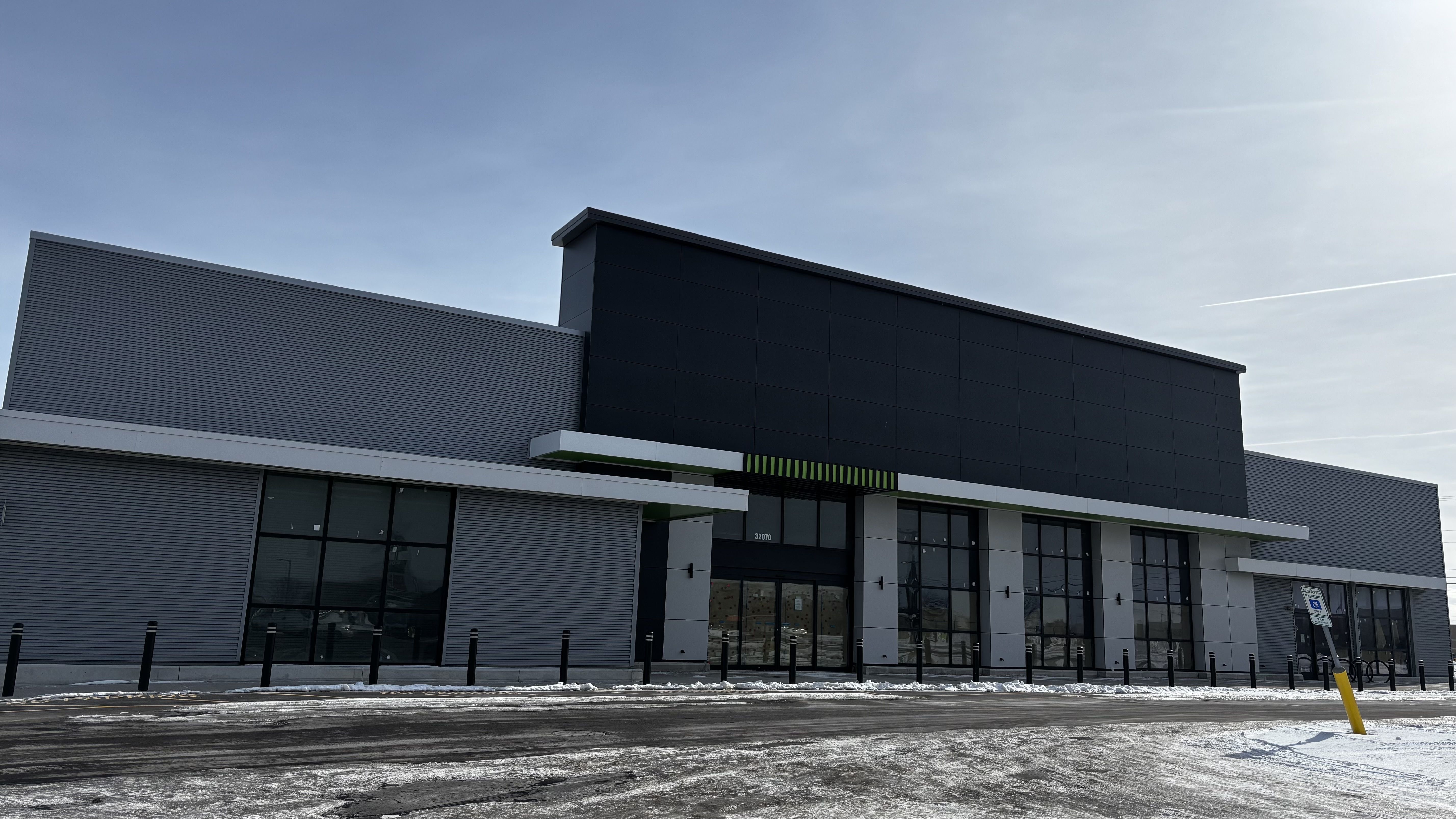 A once-planned Amazon Fresh site in Roseville. 