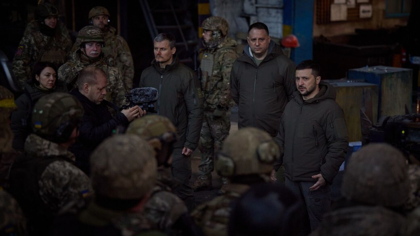 Zelensky visits besieged Ukrainian city on frontline amid heavy fighting