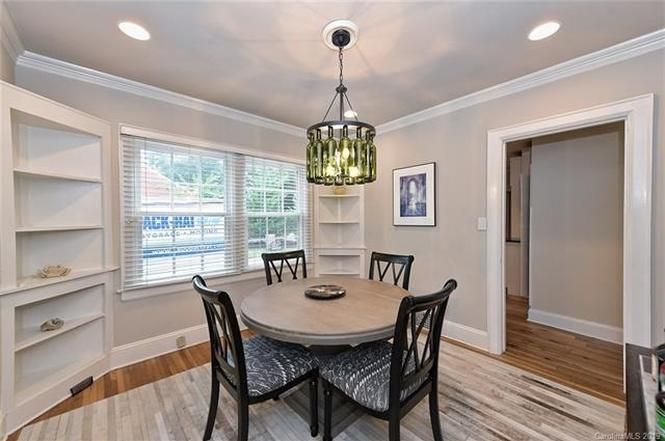 3201 Commonwealth Ave. dining room