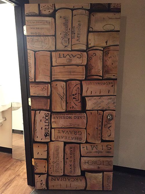 women's-restroom-door-bulldog-beer-charlotte