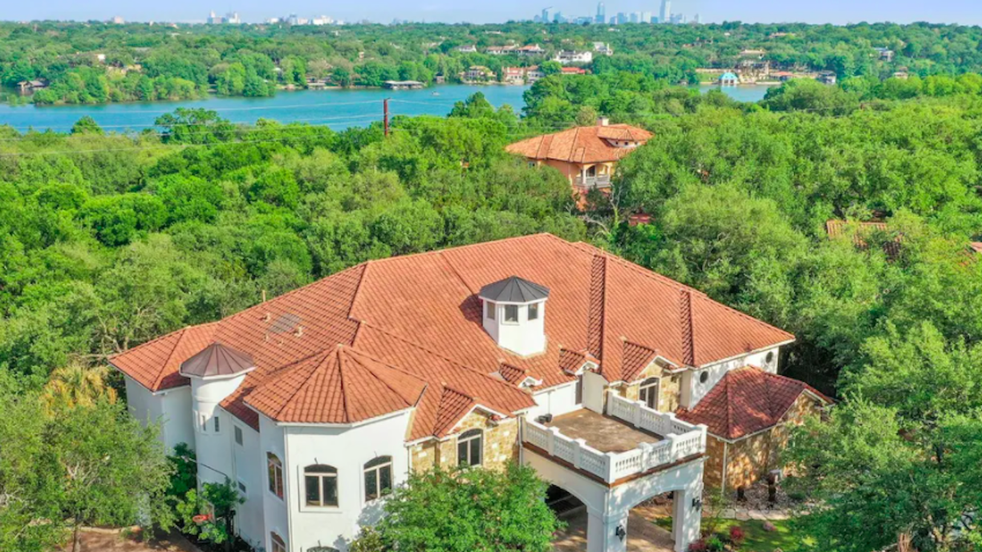 2705 Island Cove Dr.