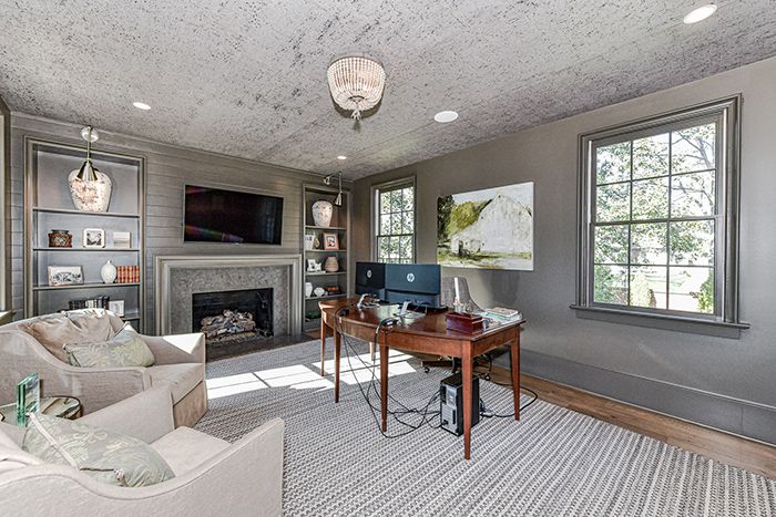 2001 Sherwood Ave. office