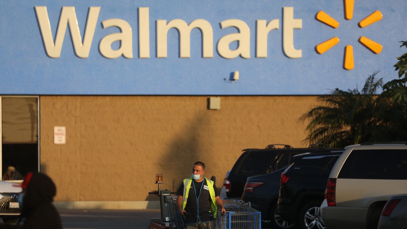 Half of Walmart employees will now earn $ 15 an hour or more