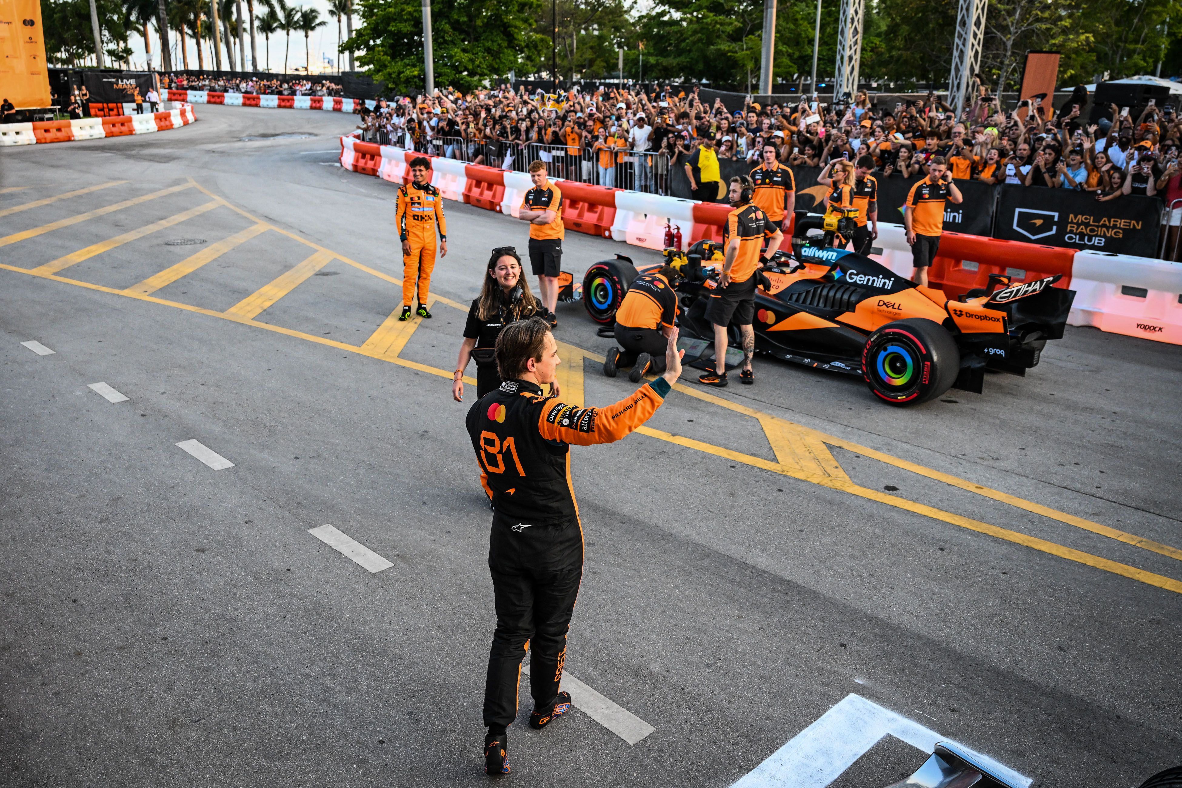 McLaren's Australian driver Oscar Piastri waves to fans during the "McLaren Racing Live: Miami Showrun" event ahead of the 2026 Miami Formula One Grand Prix at the Miami International Autodrome in Miami, Florida, on April 29, 2026. (Photo by CHANDAN KHANNA / AFP via Getty Images)

