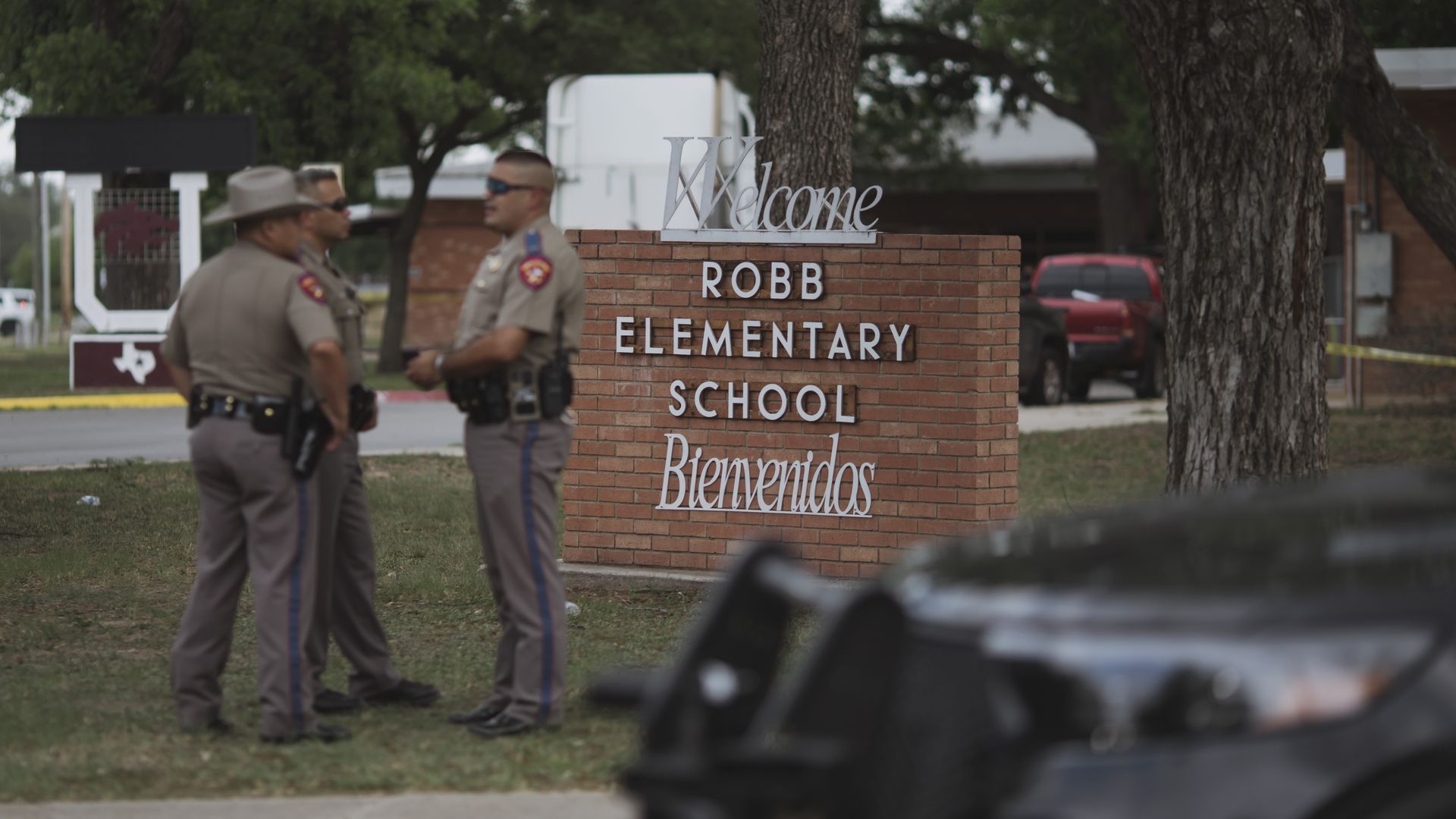A photo of Robb elementary school.