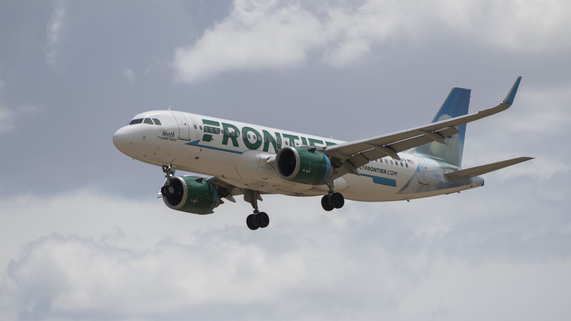 frontier airlines plane