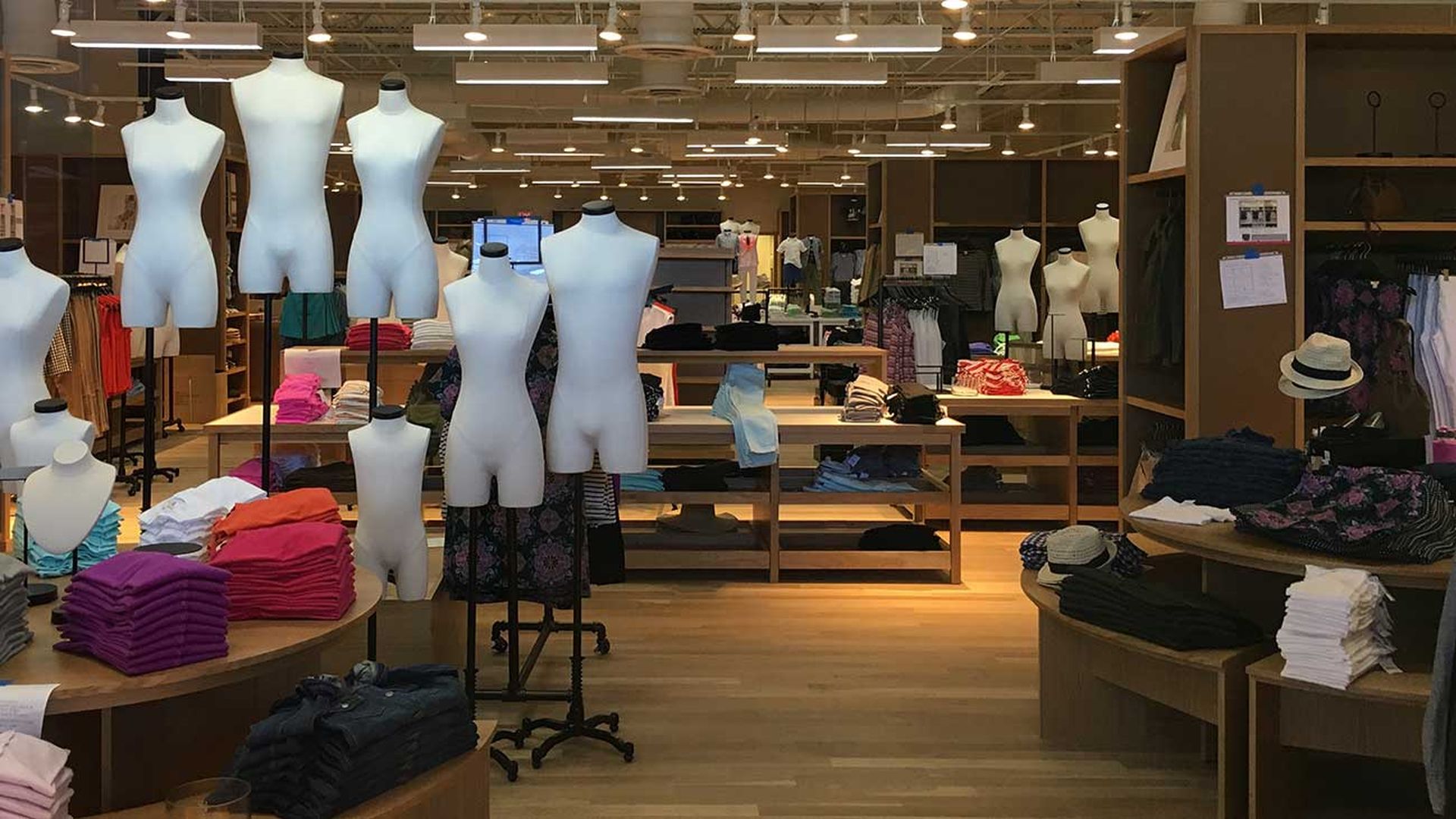 j-crew-mercantile-park-road-shopping-center