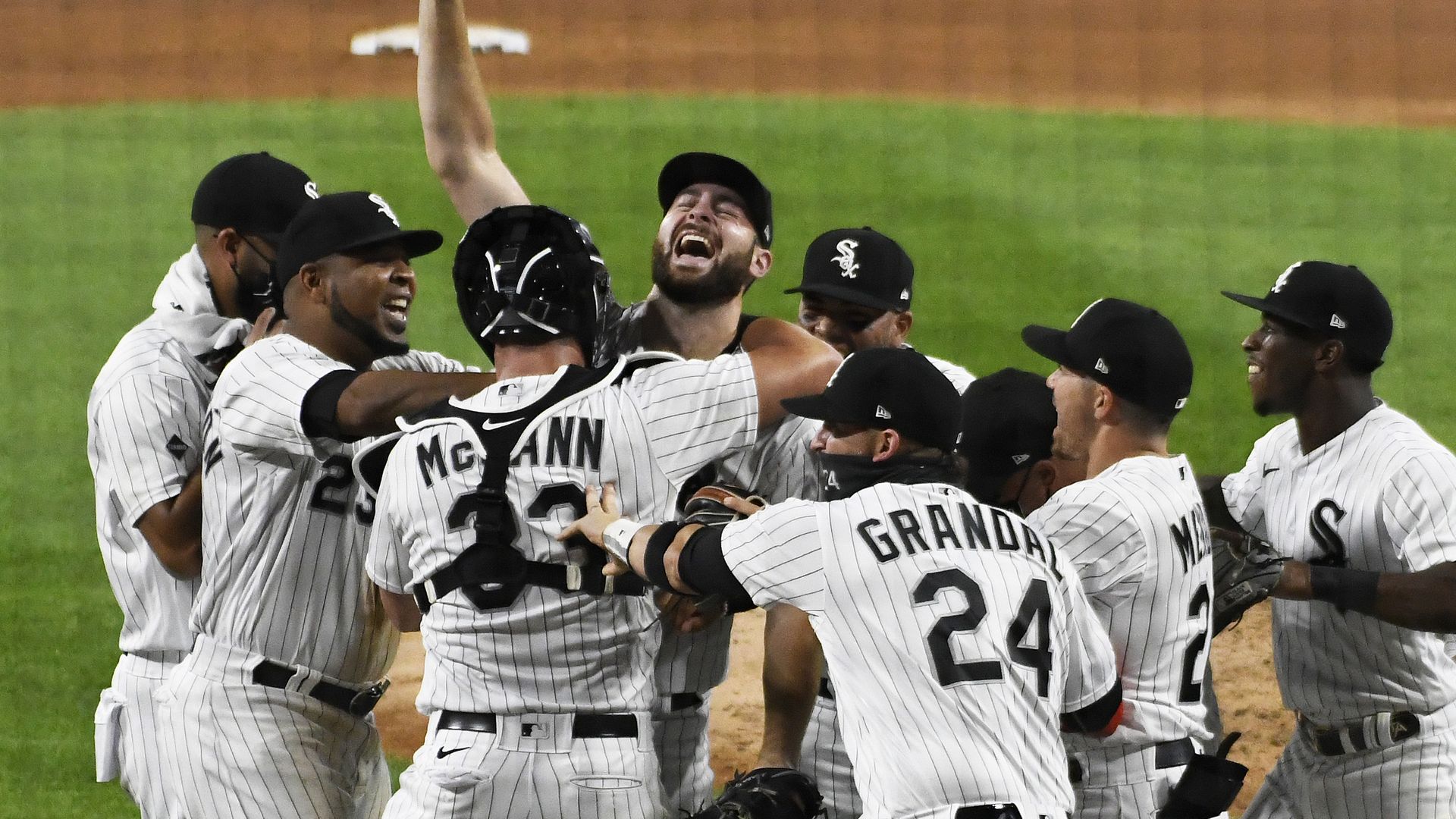 White Sox celebrating