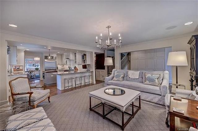 2627 Hampton Ave. open floor plan