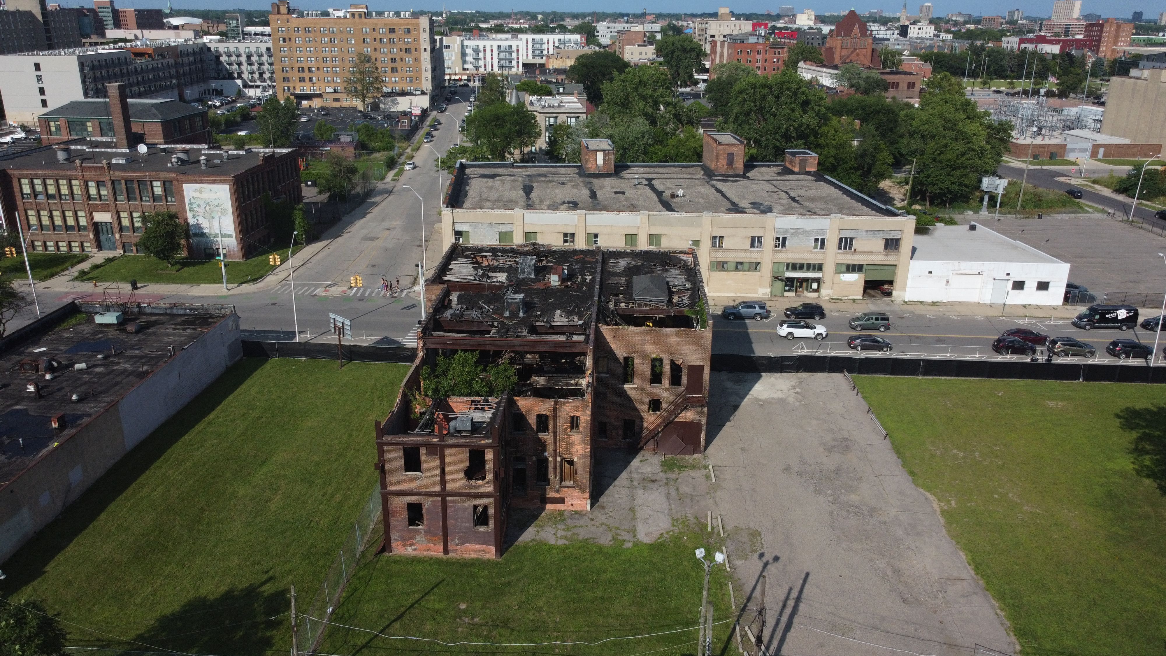 The back of 3143 Cass Ave. the days before it was razed. Photo: Samuel Robinson/Axios