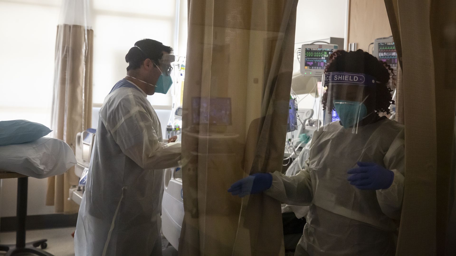 Hospital doctors and nurses treat Covid-19 patients in a makeshift ICU wing on the West Oeste at Harbor UCLA Medical Center