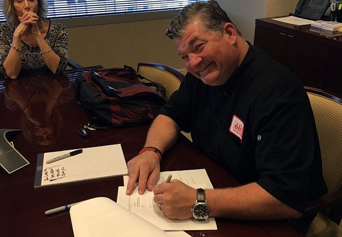 jon-luther-signs-lease-uptown-jj-red-hots