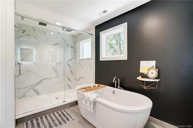 2131 Eaton Rd owners bath