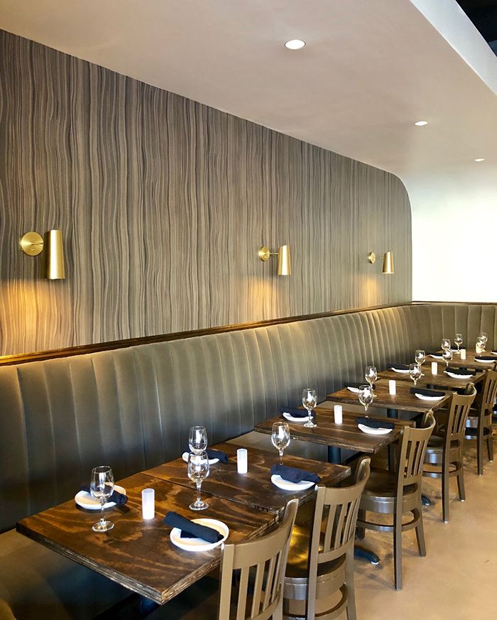 tables-at-the-dunavant-in-south-end