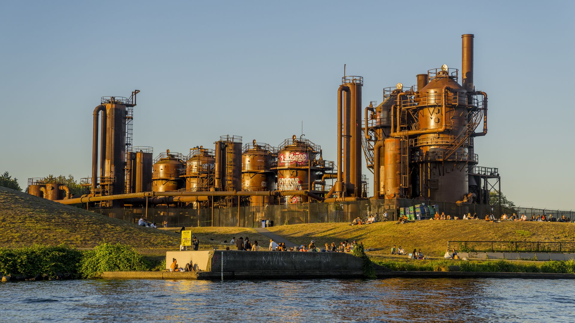 시애틀 명소서 잇단 추락사…시당국 ‘안전보다 보존’ 선택 논란