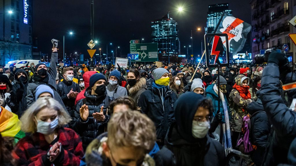 Poland's near-total abortion ban takes effect: Thousands protest