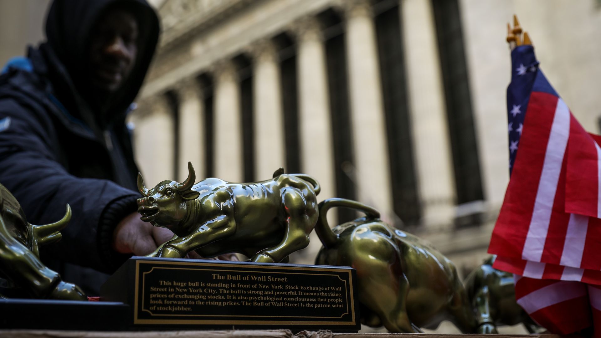 Street vendor outside the New York Stock Exchange