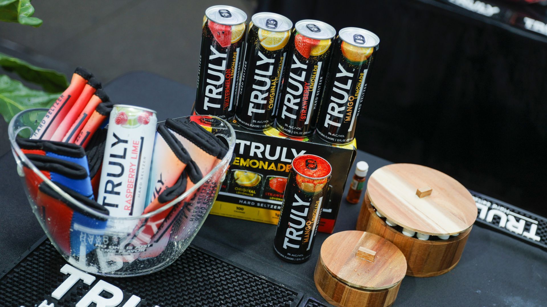 Hard seltzer "Truly"