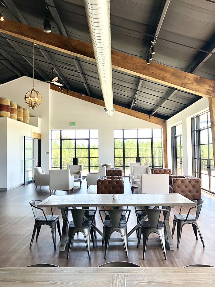 Veronet Vineyards and Winery tables