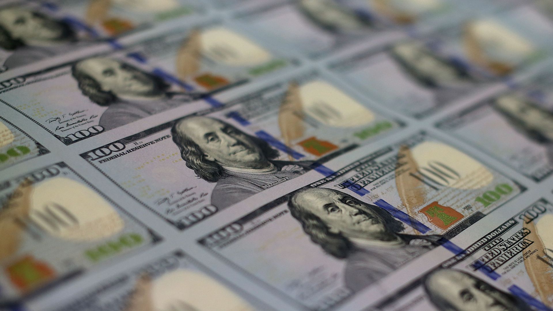 100 dollar bills being printed