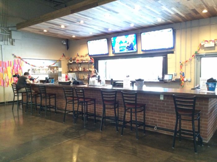 lucky dog bark and brew