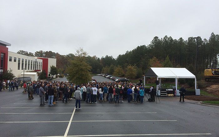 red-ventures-employees-at-groundbreaking