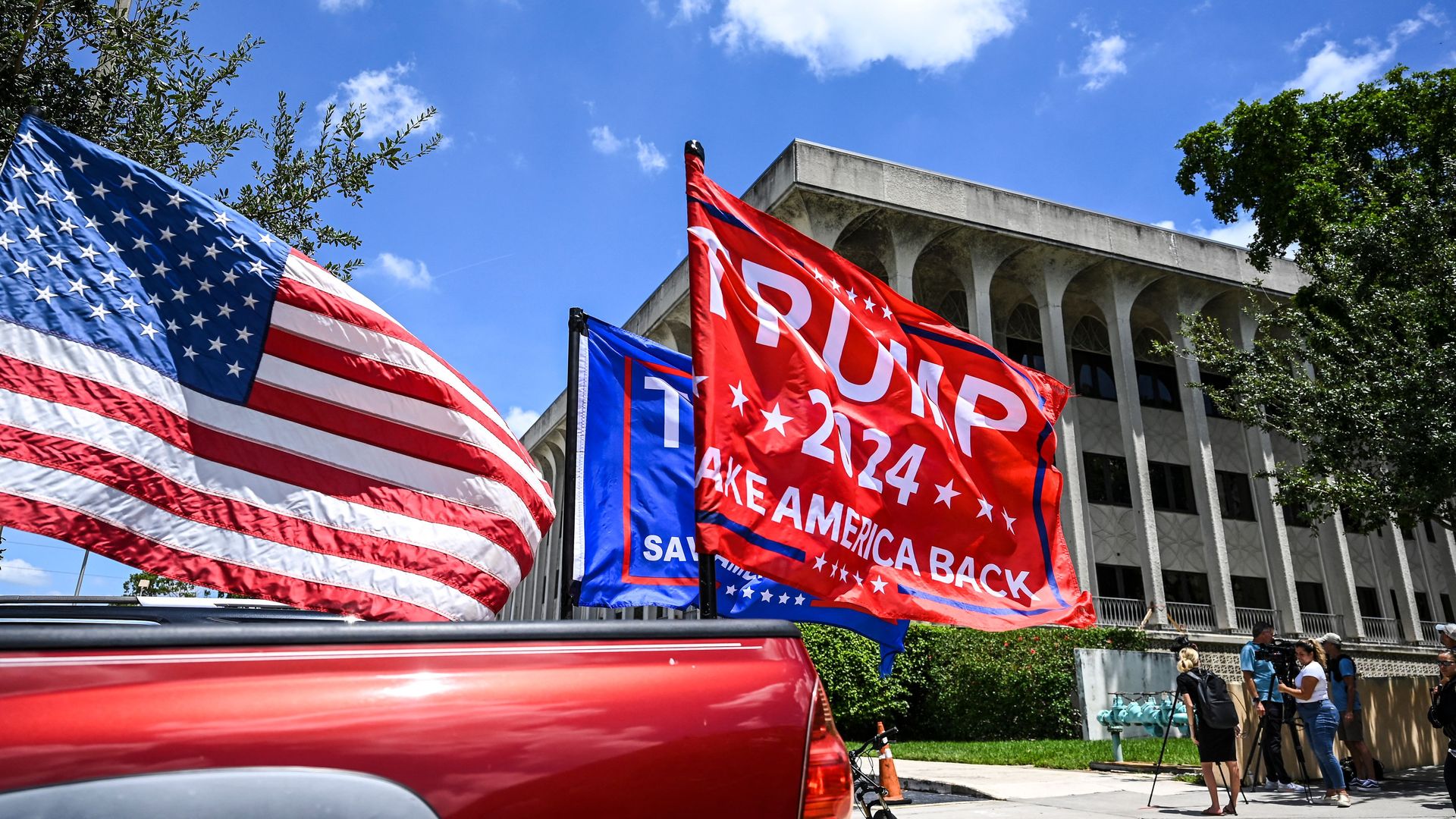Trump flags in front of federal courthouse