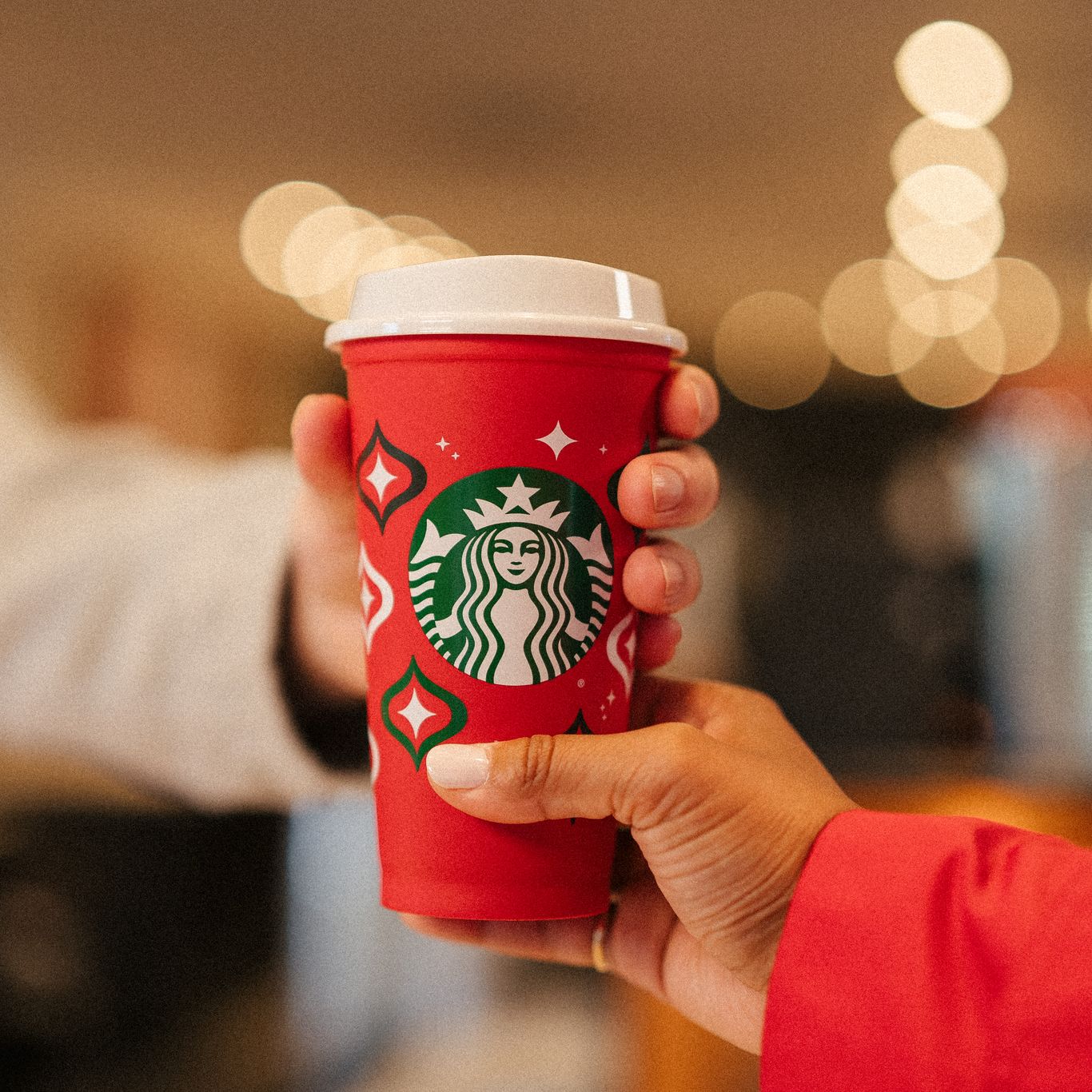 Cue the cheer: #RedCupDay is Thursday, November 16th! 🎁 Get your