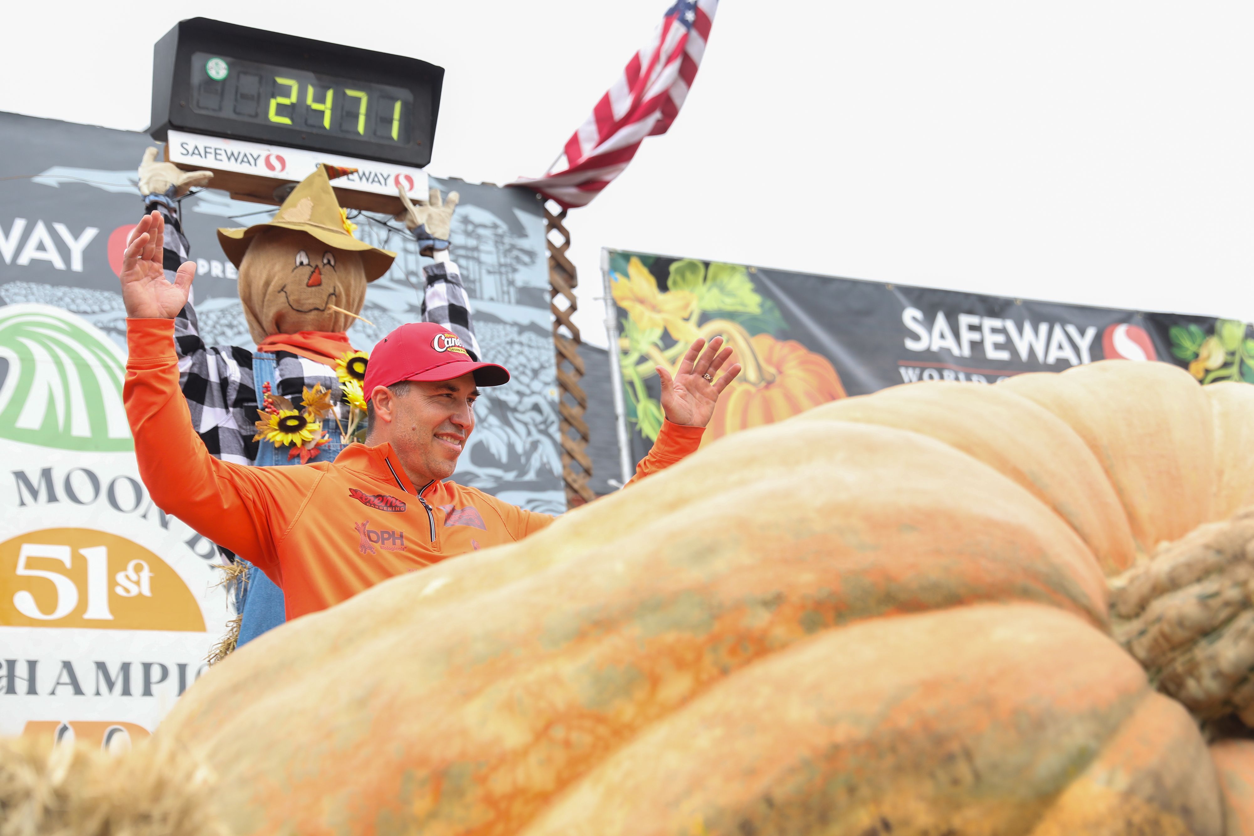 Pumpkin world champion: Minnesotan wins weigh-off with 2,471-pound