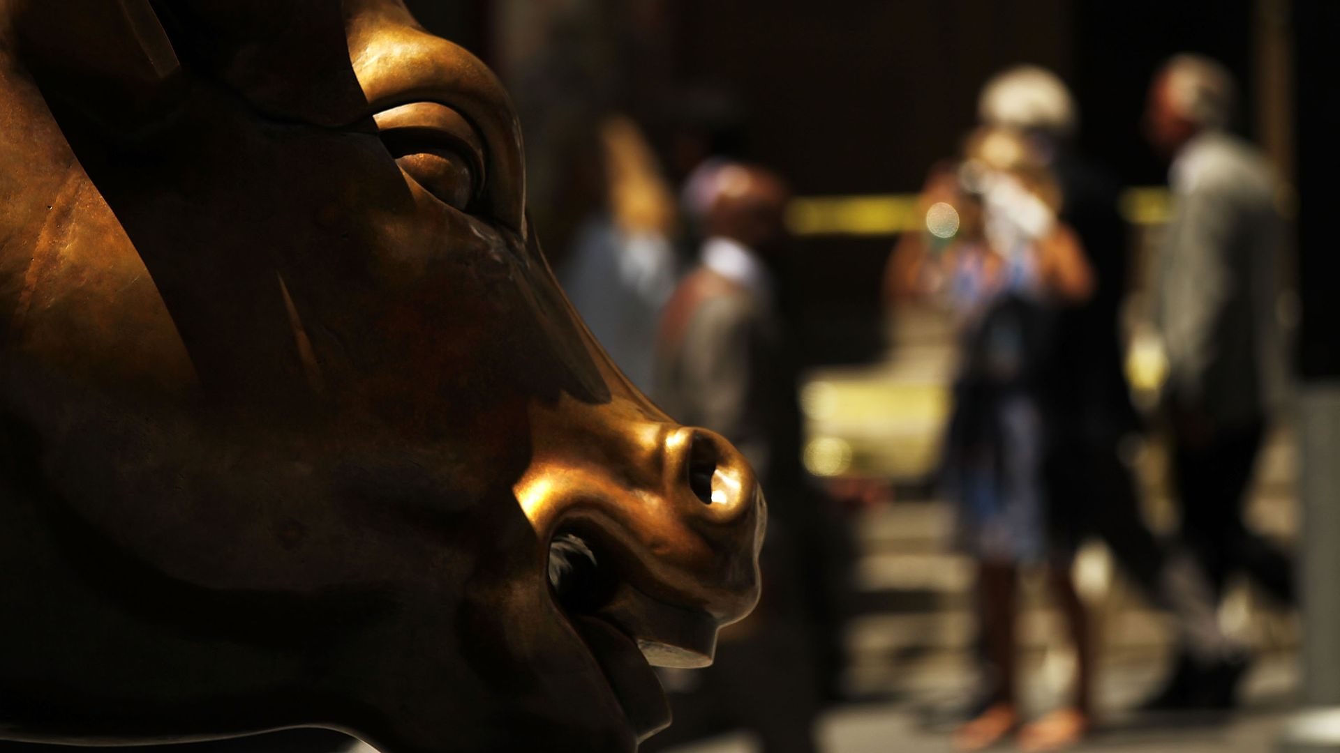 Wall Street bull statue