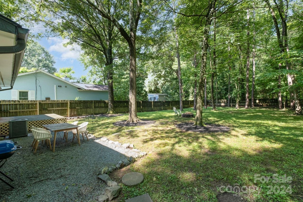 7226 Dorn Cir