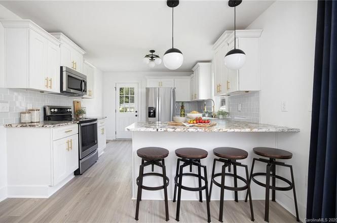 501 Seldon Dr kitchen