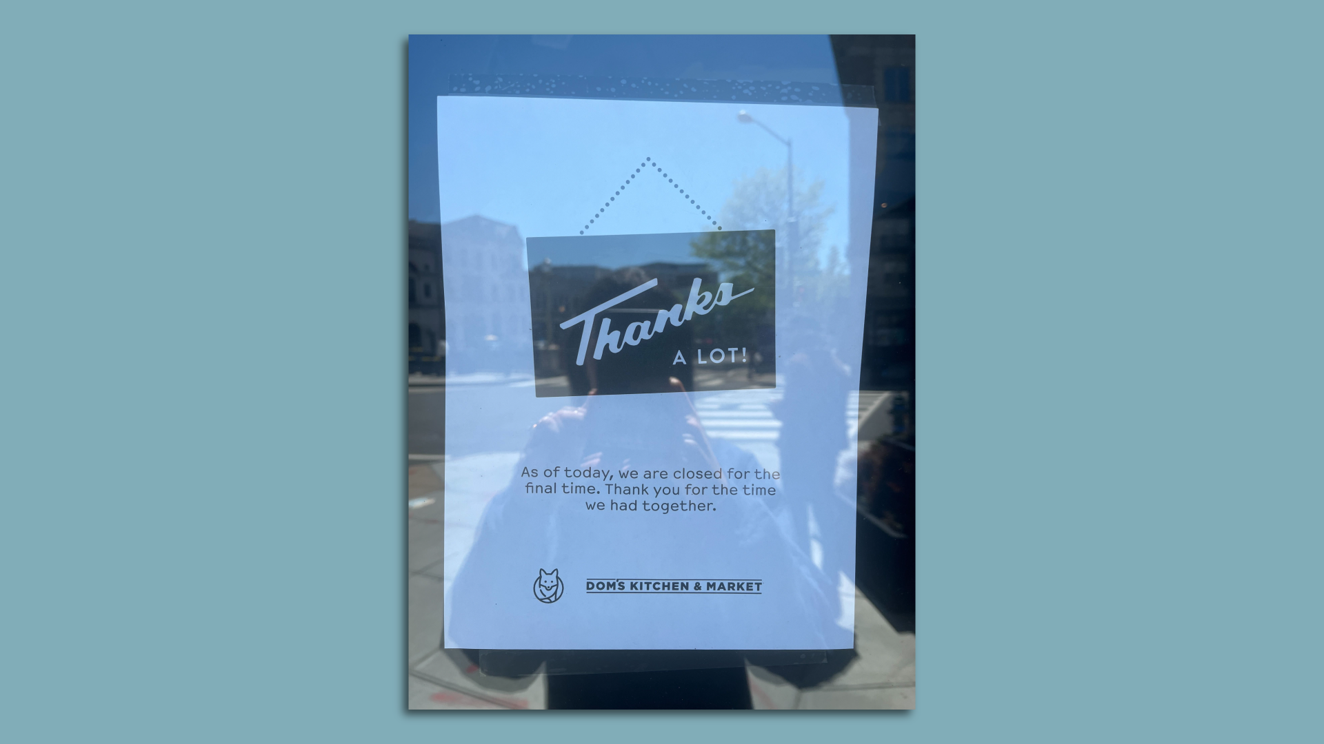 A sign alerting customers to Foxtrot's closure and thanking the community.