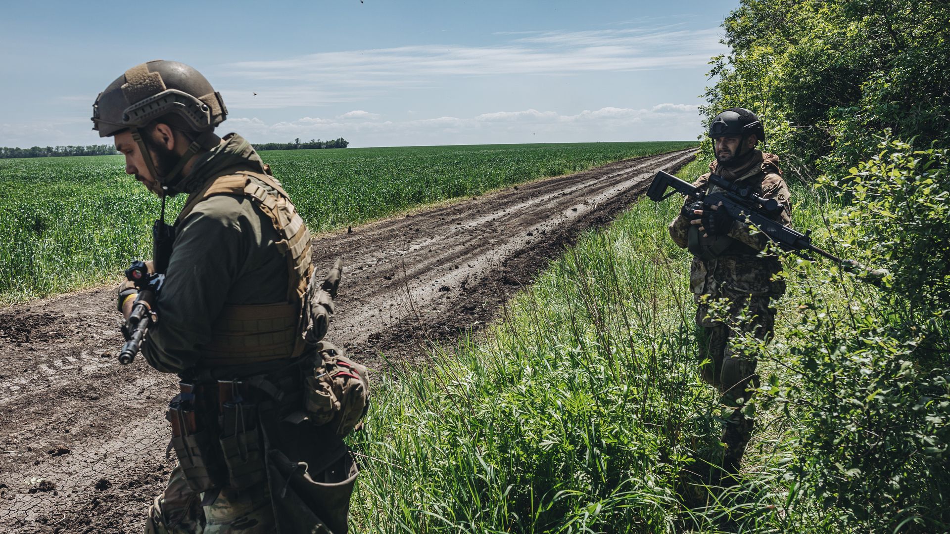 Ukrainian soldiers on the frontline in Donbass