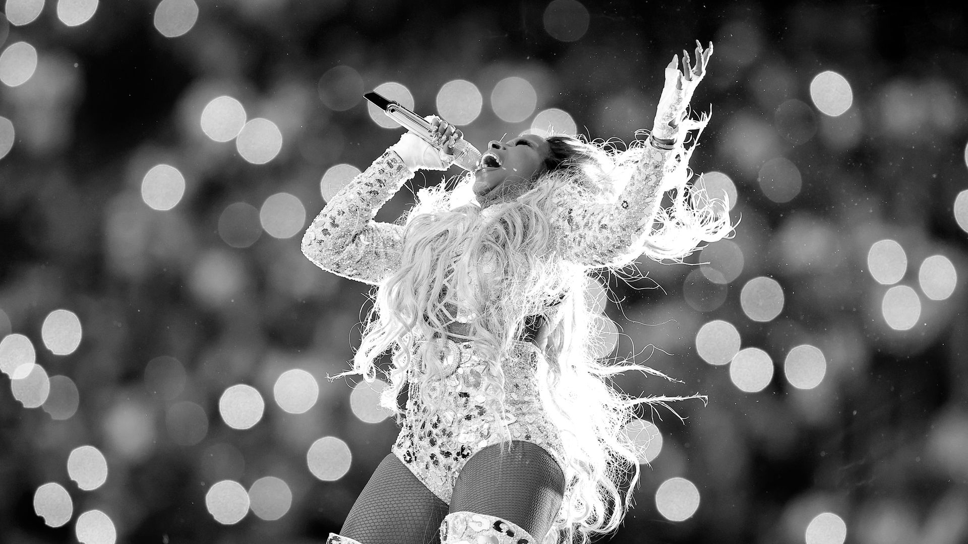 Mary J. Blige performs during the Pepsi Super Bowl LVI Halftime Show at SoFi Stadium on Feb. 13 in Inglewood, California. Photo: Kevin C. Cox/Getty