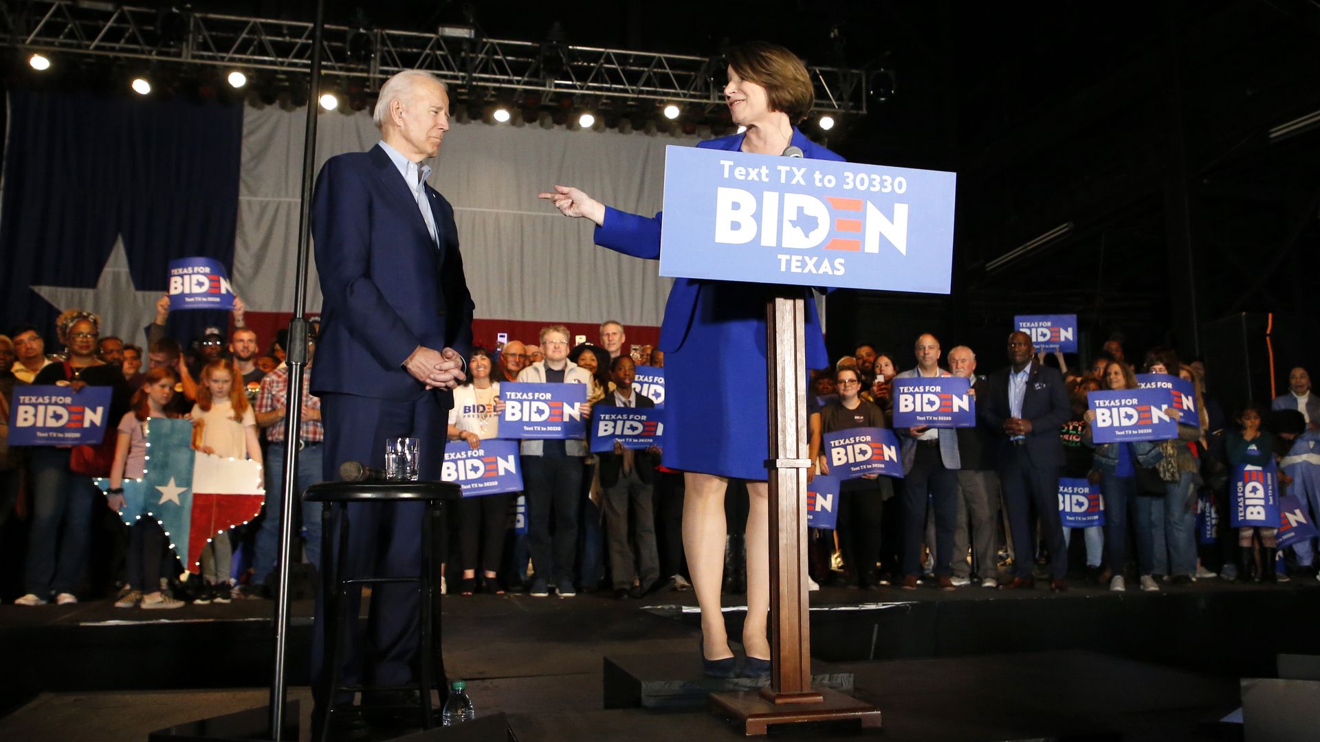 Amy Klobuchar endorses Joe Biden. 