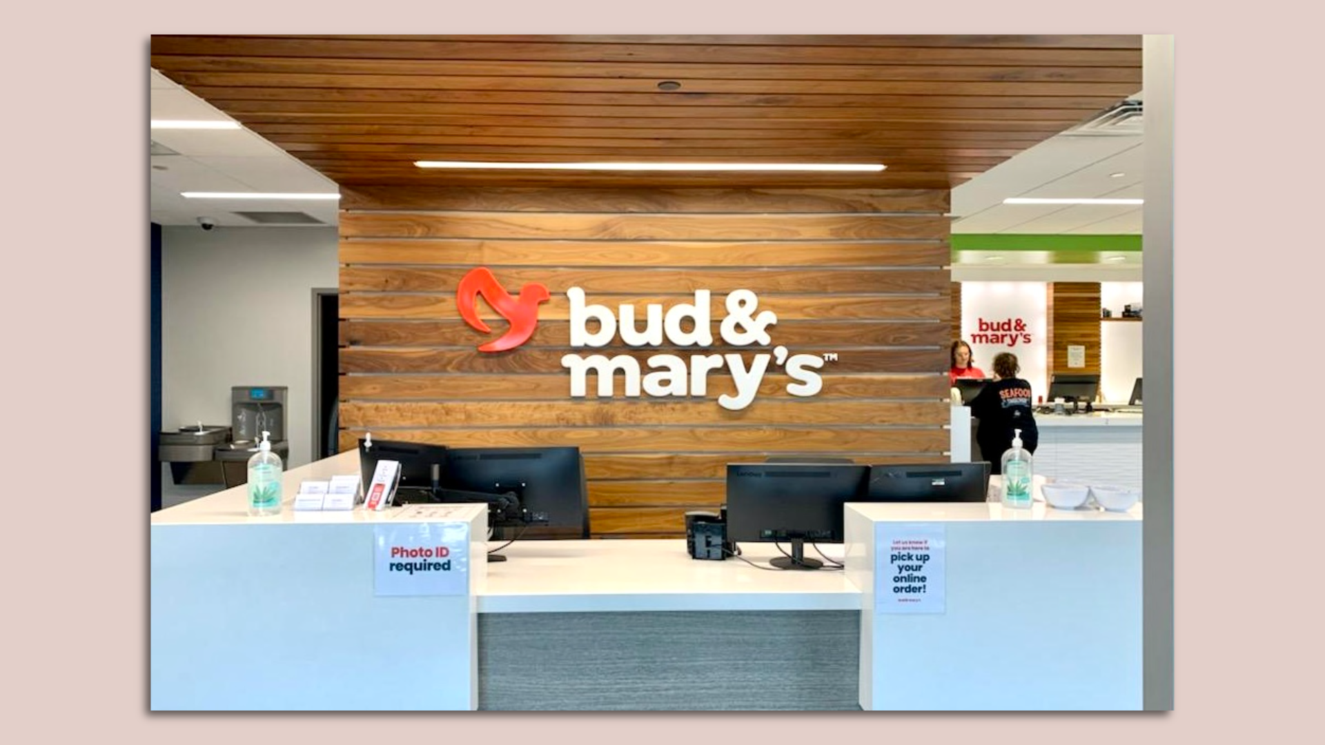 Bud & Mary's interior