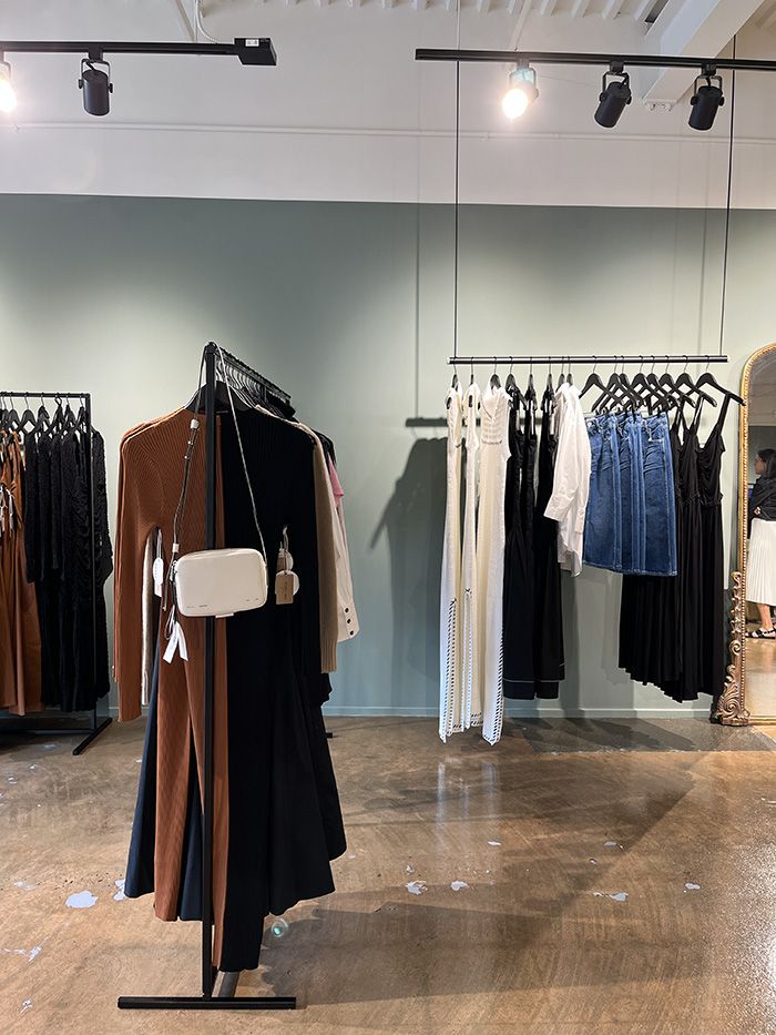 Thirty-One Jane clothing racks